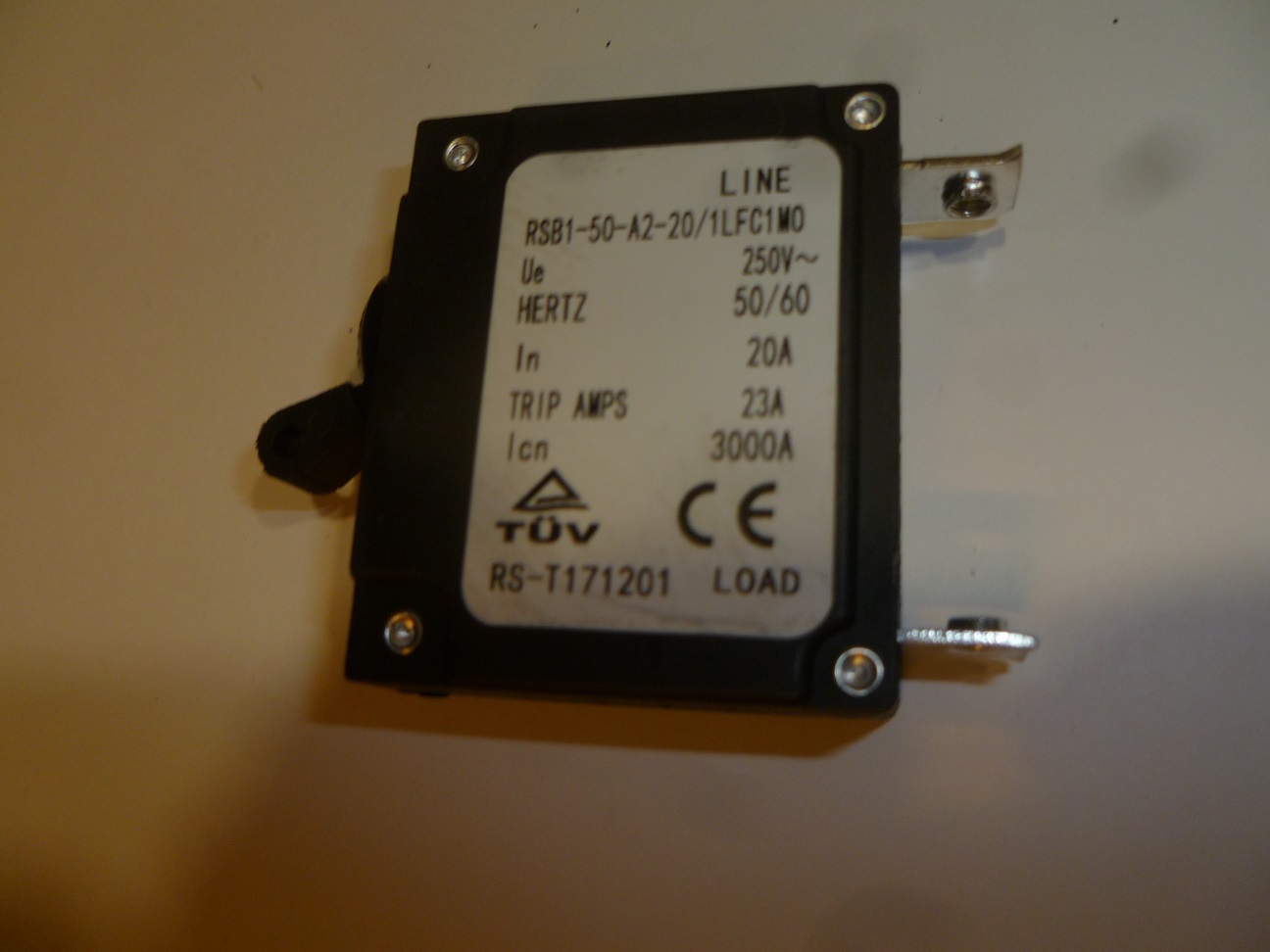 Выключатель автоматический (одинарный) 20A ТСС 017835 Автоматические выключатели